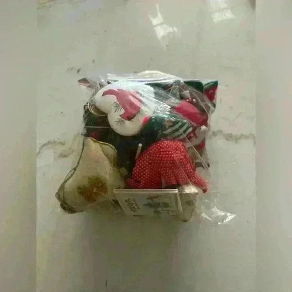 Vintage Christmas ornaments some handmade 1 gallon bag assorted - Picture 2 of 3